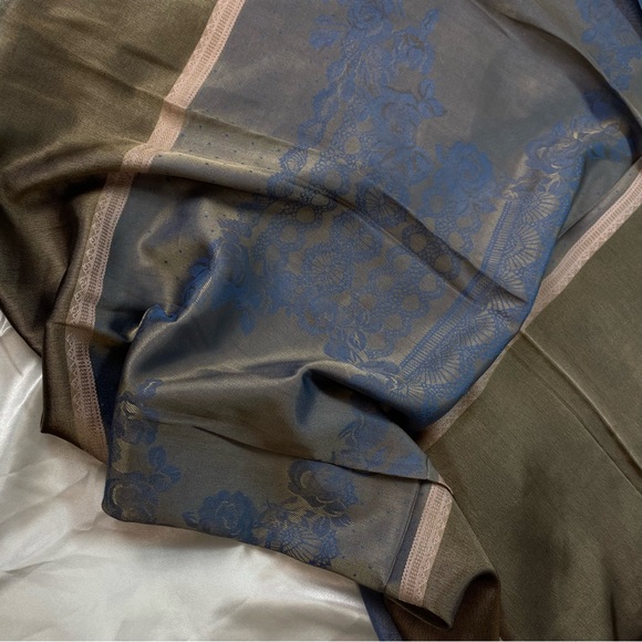 Unique self print Silk rectangle scarf with fringes. - Picture 2 of 4